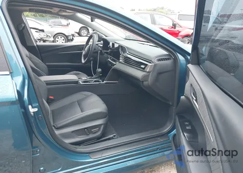 2025 Toyota Camry Xle z USA, uszkodzony, nr VIN 4T1DAACK9SU623187